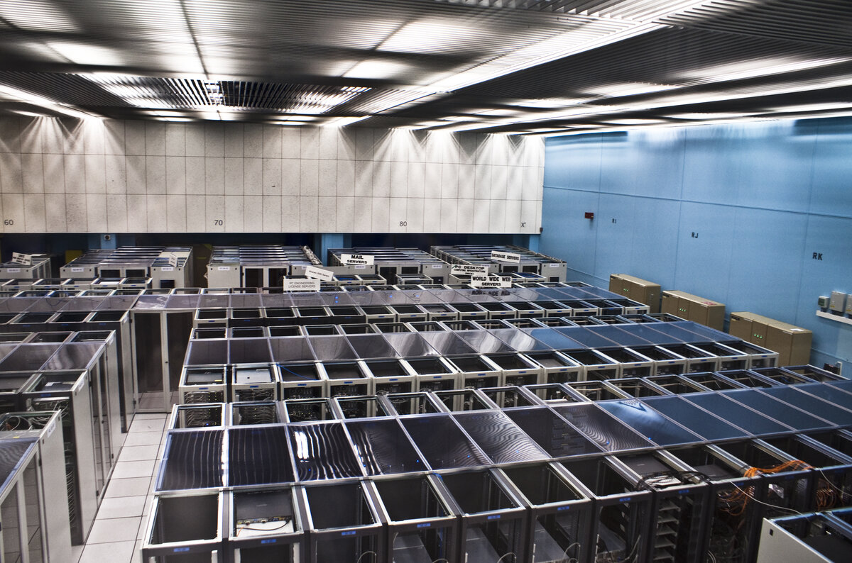 photo server room